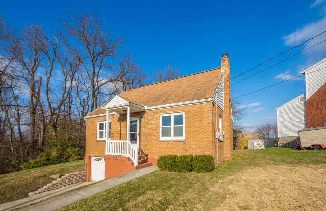 READY FOR JULY 1ST! Don't miss this UPDATED 3-bedroom! photos photos