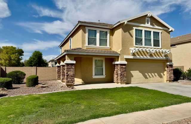 Beautiful 5 Bed + Loft, 2.5 Bath Two Story Level Home In Avondale! Large Backyard Gallery 4