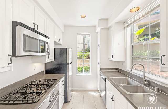Upgraded 2B/2BA With AC, Washer/Dryer, & Private Patio! photos photos