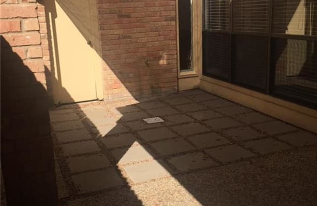 611 W Hopkins Street - 611 West Hopkins Street, San Marcos, TX 78666