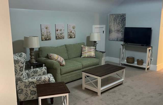 Furnished, Pet Friendly, Utilites included. Great Neighborhood - 9249 Crossbill Drive, Leland, NC 28451 Furnished, Pet Friendly, Utilites included. Great Neighborhood - 9249 Crossbill Drive, Leland, NC 28451