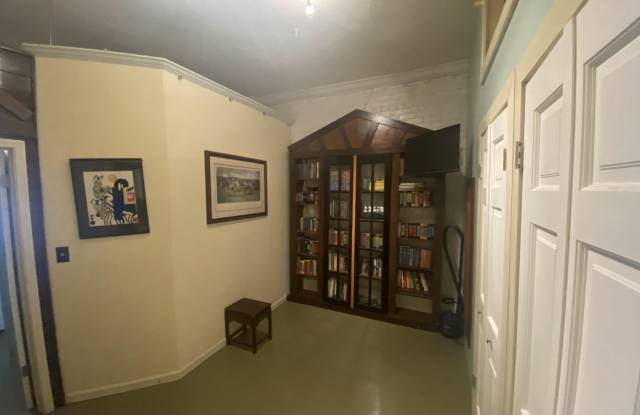 135 Laurens Street NW Gallery 2