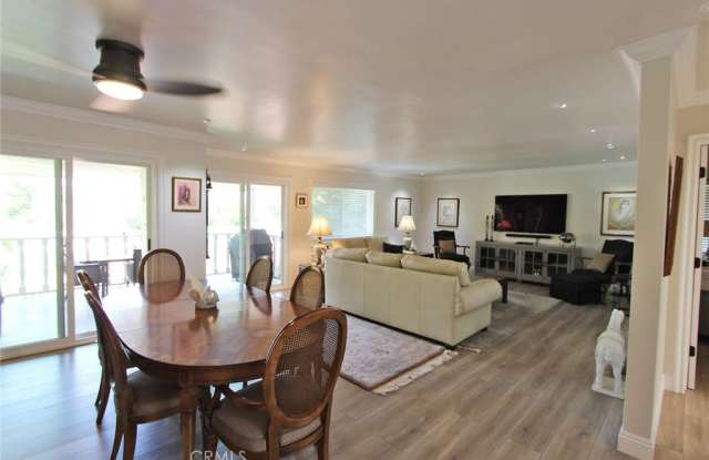 2405 Via Mariposa West Gallery 4