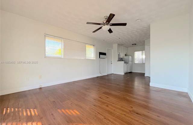 2809 Middle River Dr - 2809 Middle River Drive, Fort Lauderdale, FL 33306