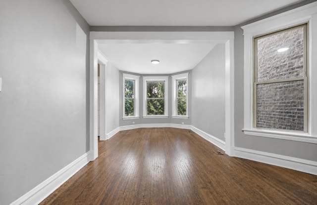 4319 W Jackson Boulevard Gallery 3