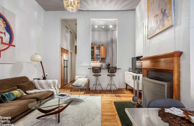 103 East 10th Street Gallery 3
