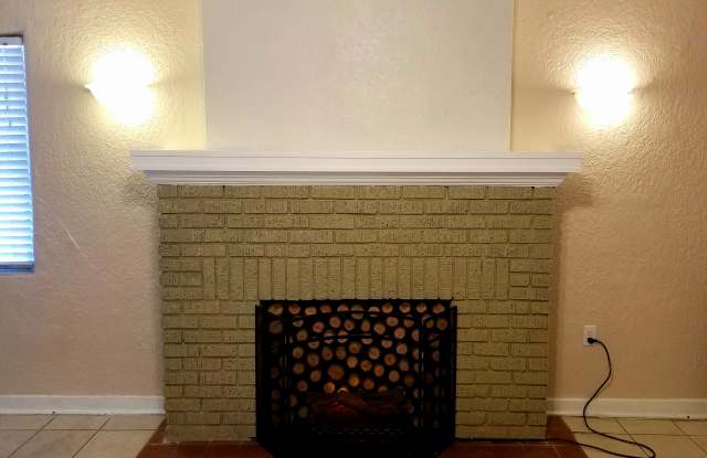 512 East Strawbridge Avenue Gallery 4