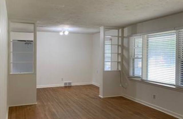 5757 Tracyne Drive Gallery 2