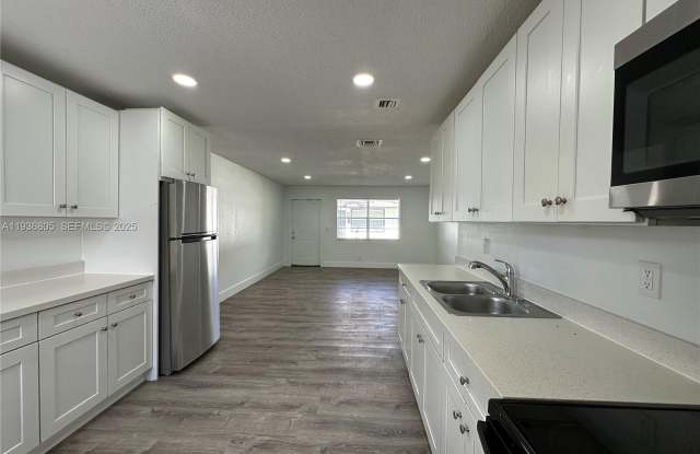 116 NW 2nd Ave photos photos