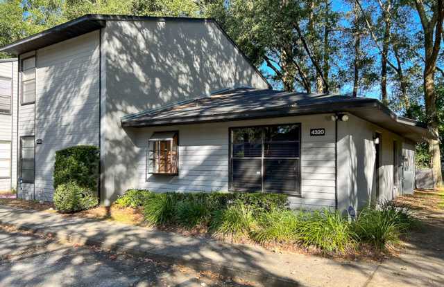 2BR/1BA Flat in Marchwood - Available November - 4320 Southwest 20th Lane, Gainesville, FL 32607
