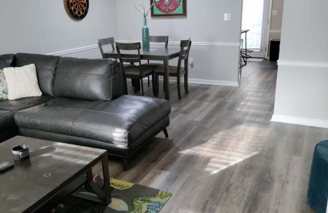 PETS CONDITIONAL + FURNISHED OPTION - Cute Sleepy Hollow Flats-Style Condo! photos photos