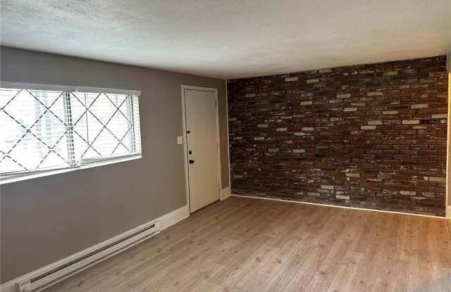 5712 PONTIAC Drive Gallery 2