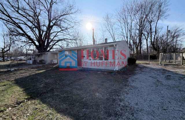 Two Bedroom House | Updated Flooring/Kitchen photos photos