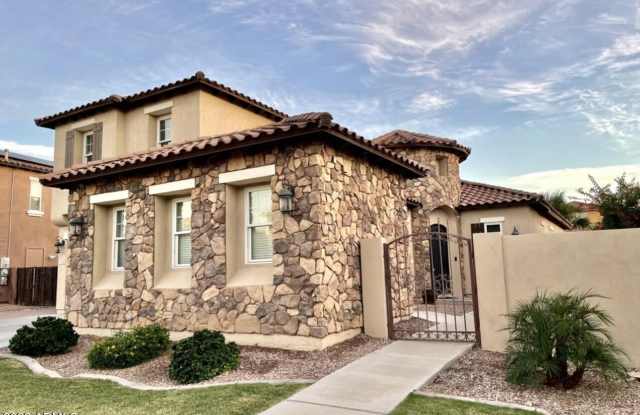 2289 E ASTER Drive Gallery 2