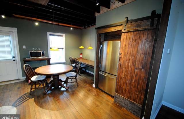 112 E UNION STREET Gallery 3