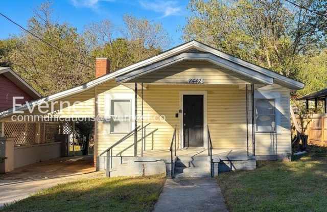 8442 Thomas Avenue Gallery 2