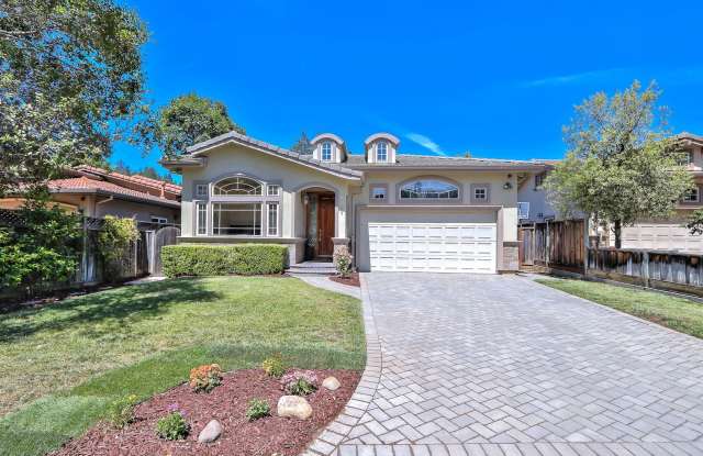 Saratoga 5 Bedrooms with Free Electricity from Solar System photos photos