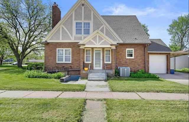 3 Bed 2 Bath 1.5 Story - 1134 10th Street, Nevada, IA 50201