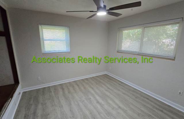 Beautiful 3 Br/1 Ba in  Carol Estates Gallery 1