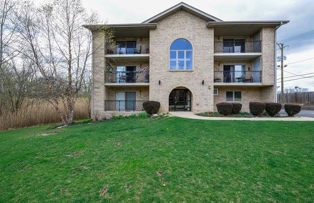 4400 Pershing Avenue - 4400 Pershing Avenue, Downers Grove, IL 60515