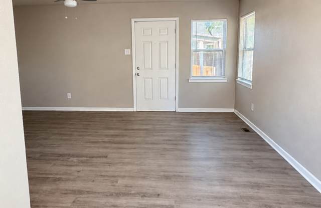 COMPLETELY UPDATED 1 bed, 1 bath! Gallery 4