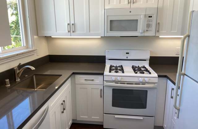 Newly Remodeled 2 Bedroom, 1 Bathroom in Kensington! Washer/Dryer in Unit! photos photos