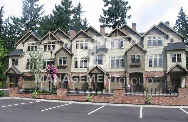 Beautiful Lake Oswego Newer Townhome Walking Distance to Zupans, Starbucks and Shops! photos photos