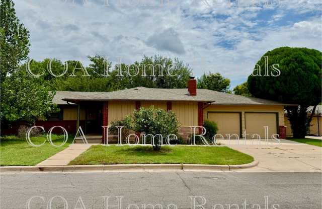 East Side Duplex Douglas Edgemoor - 104 South Oakwood Street, Wichita, KS 67218 East Side Duplex Douglas Edgemoor - 104 South Oakwood Street, Wichita, KS 67218