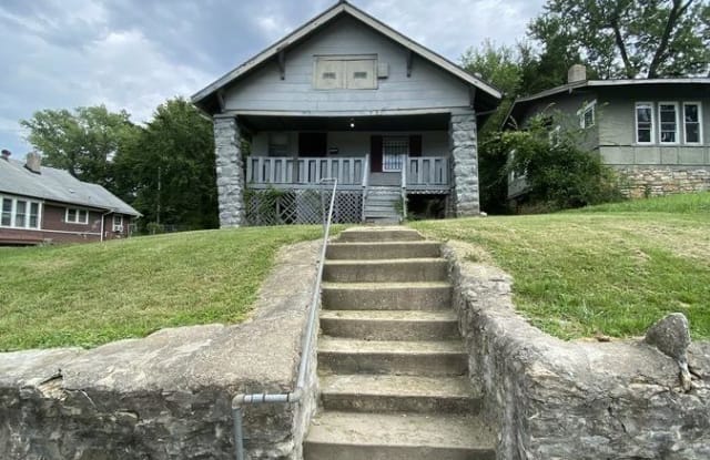 5013 South Benton Ave - 5013 South Benton Street, Kansas City, MO 64130