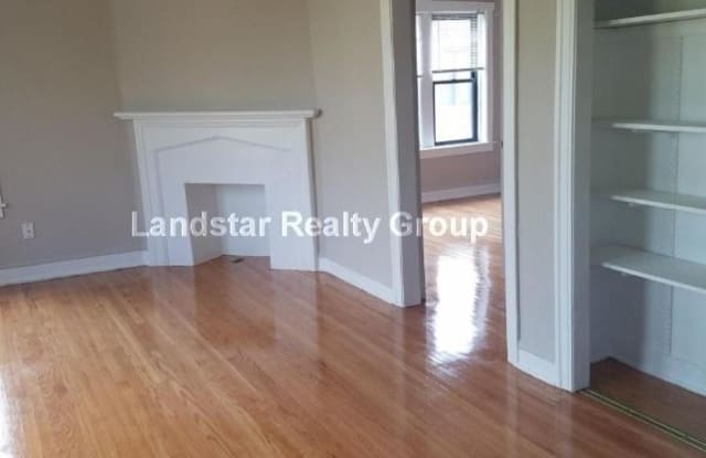 1325 W Estes Ave - 1325 West Estes Avenue, Chicago, IL 60626