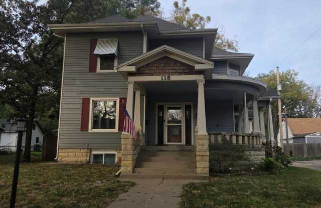 Spacious 5-Bedroom Home with Character, Charm & Private Mother-in-Law Suite! Gallery 3