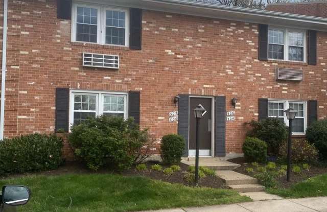 This well-located rental at 300 E Furman Dr offers comfortable living in the heart of Sterling, VA. photos photos