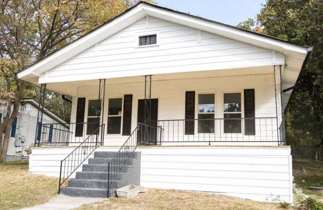207 Ivy Street - 207 Ivy Street, Lakeview, GA 30741