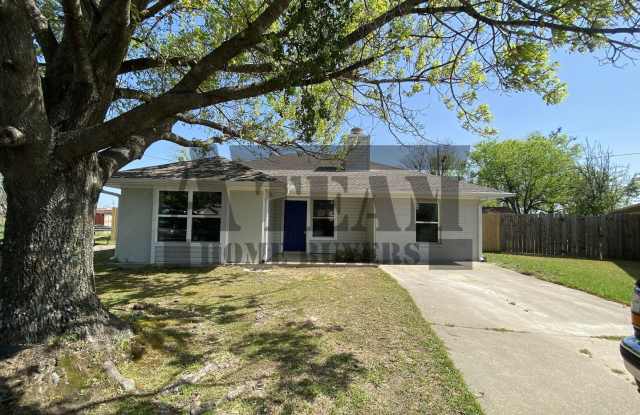 4 Bedroom 2 Bathroom home for rent! photos photos