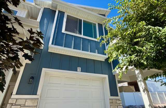 Move In Special — 1 Month Rent Free | Updated 3 Bed 2.5 Bath Townhome for Rent in North Ogden photos photos