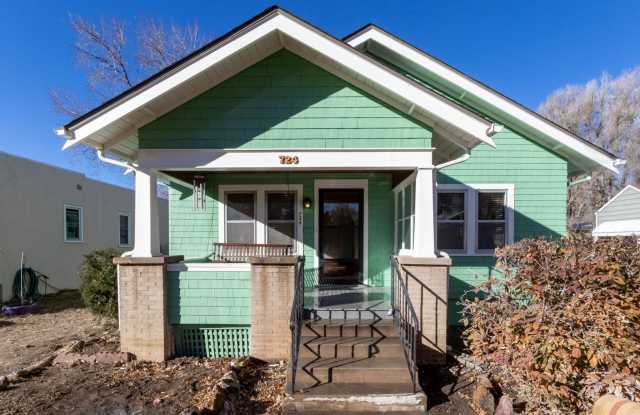 Stunning Bungalow in Downtown Colorado Springs! - 724 North Cedar Street, Colorado Springs, CO 80903