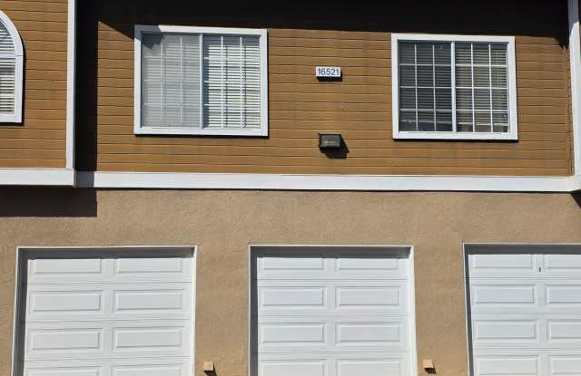 Excellent downstairs 1 Bedroom, 1 Bath condo in The Glens Gallery 3