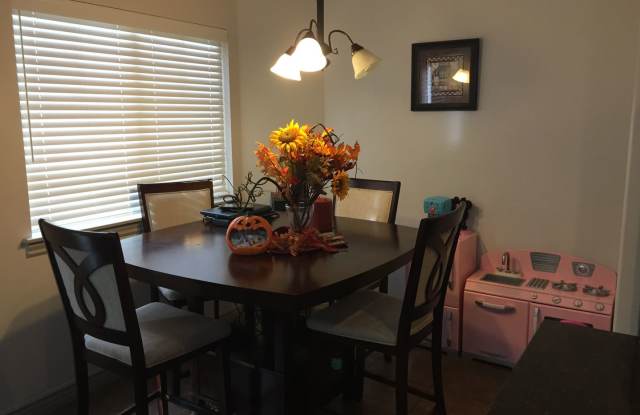 Conveniently Located Orem Home Gallery 4