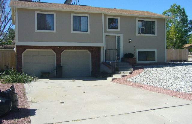 Great 3BD/2BA home on Heathercrest Drive photos photos