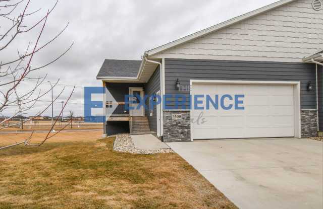Spacious 4-Bedroom East Sioux Falls Twinhome – Available Now! Gallery 3
