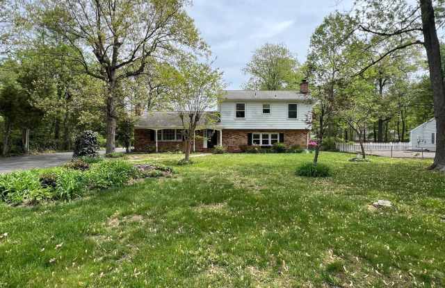 6825 RIDGEWAY DRIVE - 6825 Ridgeway Drive, Springfield, VA 22150
