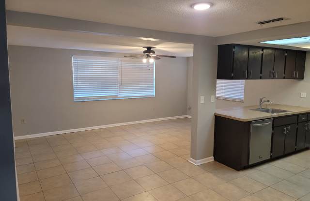 8930 Ledgestone Ln Gallery 2