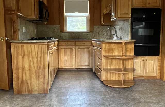 195 Gates Pond Road Gallery 2