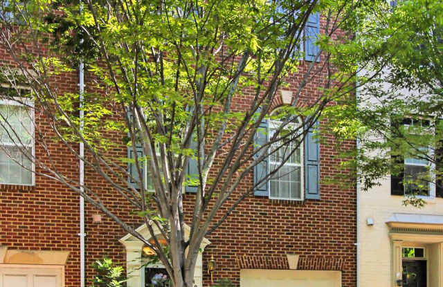 4921 WAPLE LANE Gallery 3