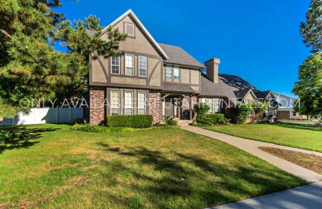 960 N Eastview Dr photos photos
