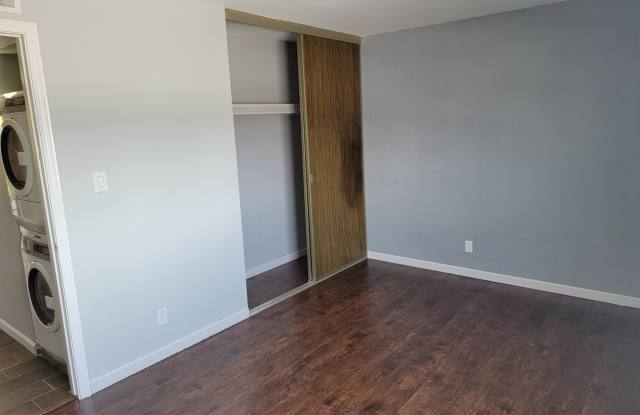 3230 East Pinchot Avenue - 24Unit #24 Gallery 4