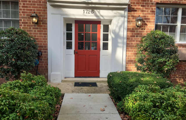 1726 W Abingdon Dr - 1726 West Abingdon Drive, Alexandria, VA 22314