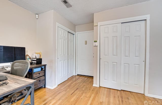 108 Edison Glen Ter - 108 Edison Glen Terrace, Middlesex County, NJ 08837