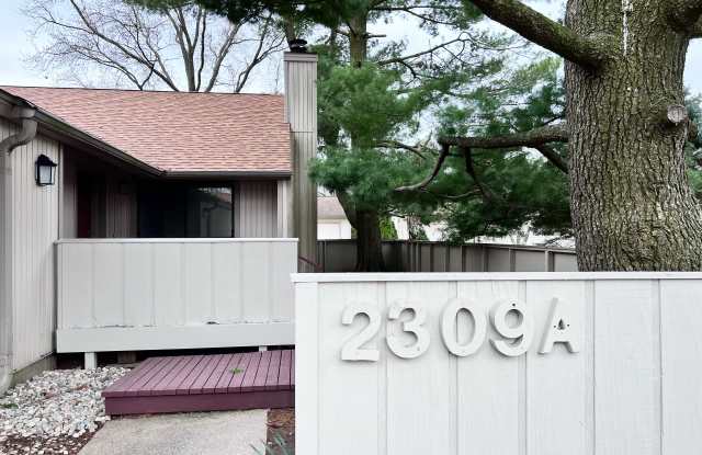 2309 Melrose Dr photos photos