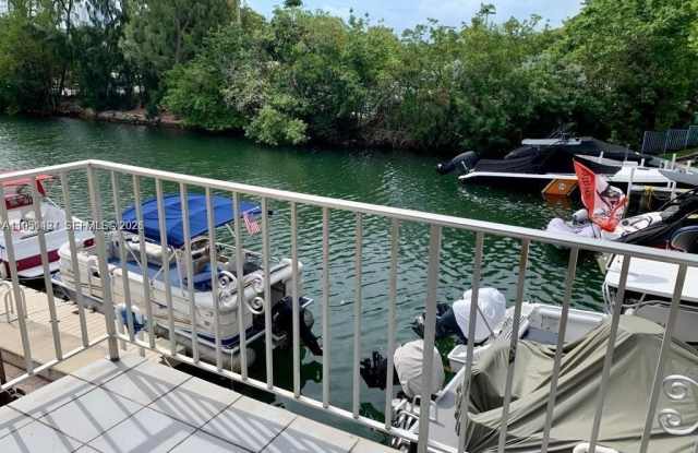 3522 NE 166th St photos photos